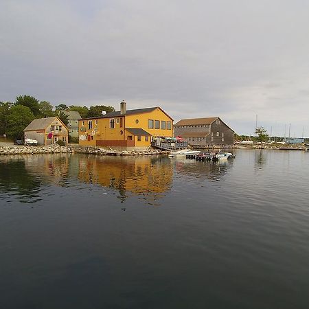 Inner Harbor Inn Shelburne Exterior photo