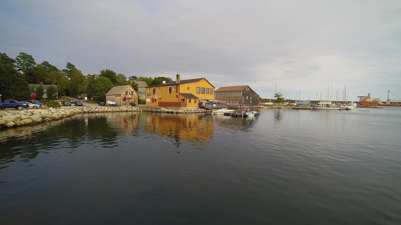 Inner Harbor Inn Shelburne Exterior photo